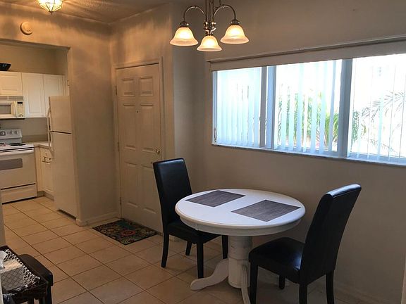4th image of 305 Ocean Park Ln #91