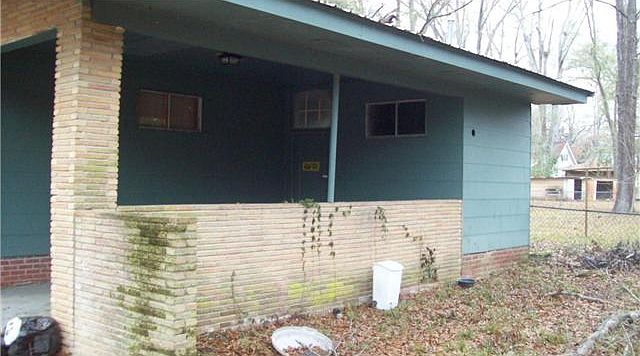 2nd image of 590 Sykes Rd