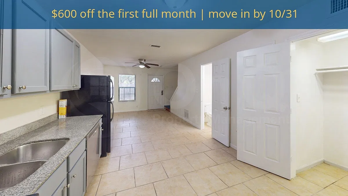 2 bed, 1.5 bath, 780 sqft, $1,299 — Photo 1