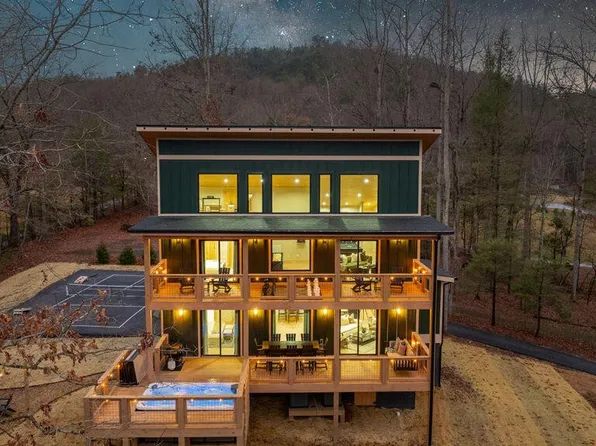 3157 Wears Dr, Sevierville, TN 37862
