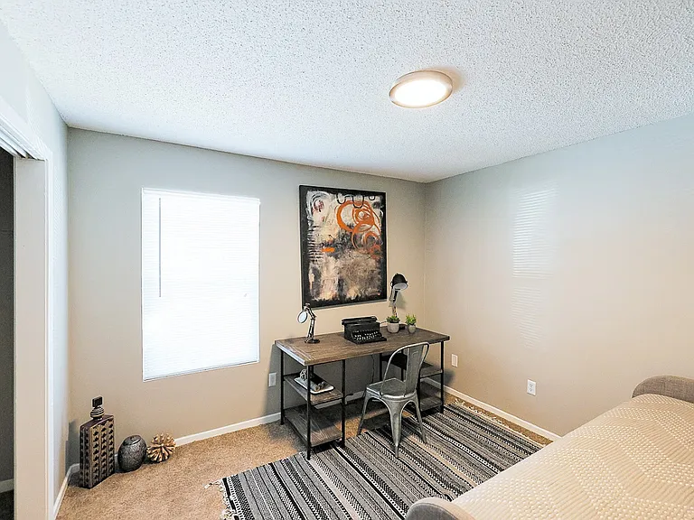 5958 E Point Dr — Photo 21