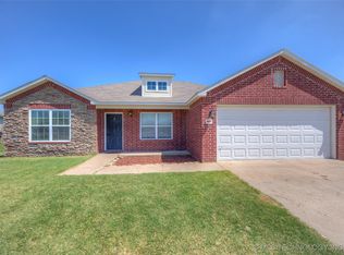 9697 E Turtle Dr, Claremore, OK 74019