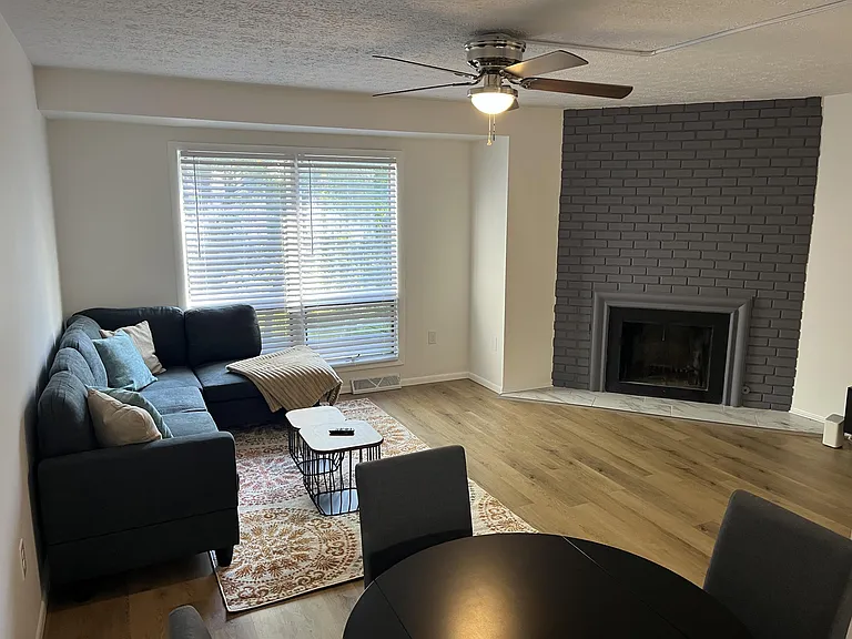 282 Randolph St — Photo 44