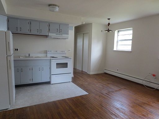 2nd image of 440 Church Rd APT C3