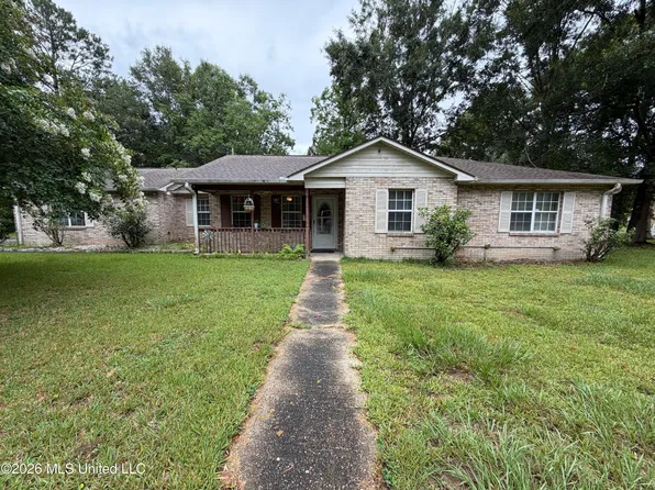 6173 W Adams St, Bay Saint Louis, MS 39520