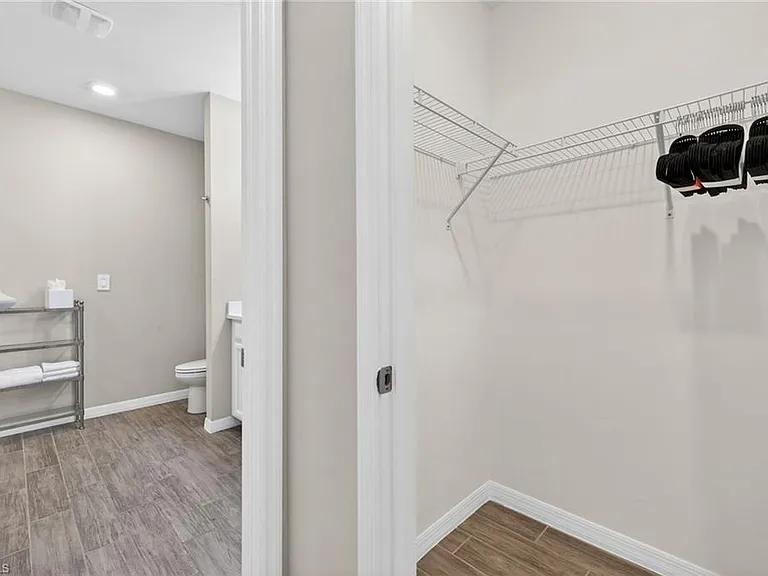 14567 Edgewater Cir — Photo 22