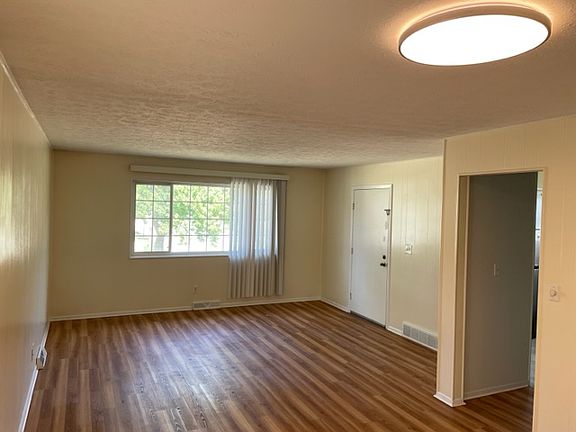 3rd image of 13527 Merl Ave #1