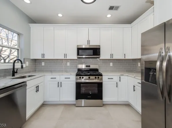 110 Perez Dr, Newark City, NJ 07103