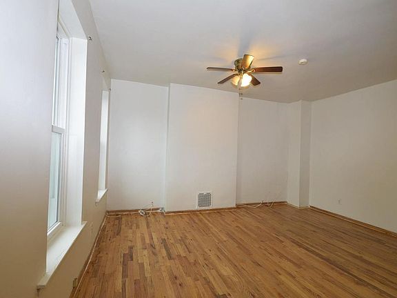 2nd image of 800 Halsey St #2