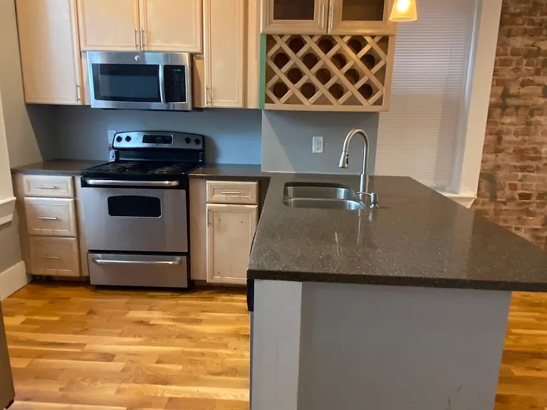 1418 Pullan Ave #1 — Photo 4