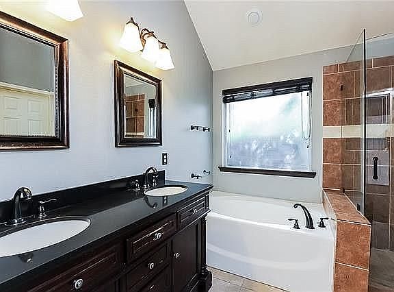 4th image of 728 Red Elm Ln