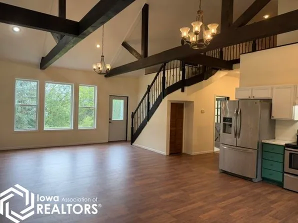 2077 P Ave, Clarinda, IA 51632