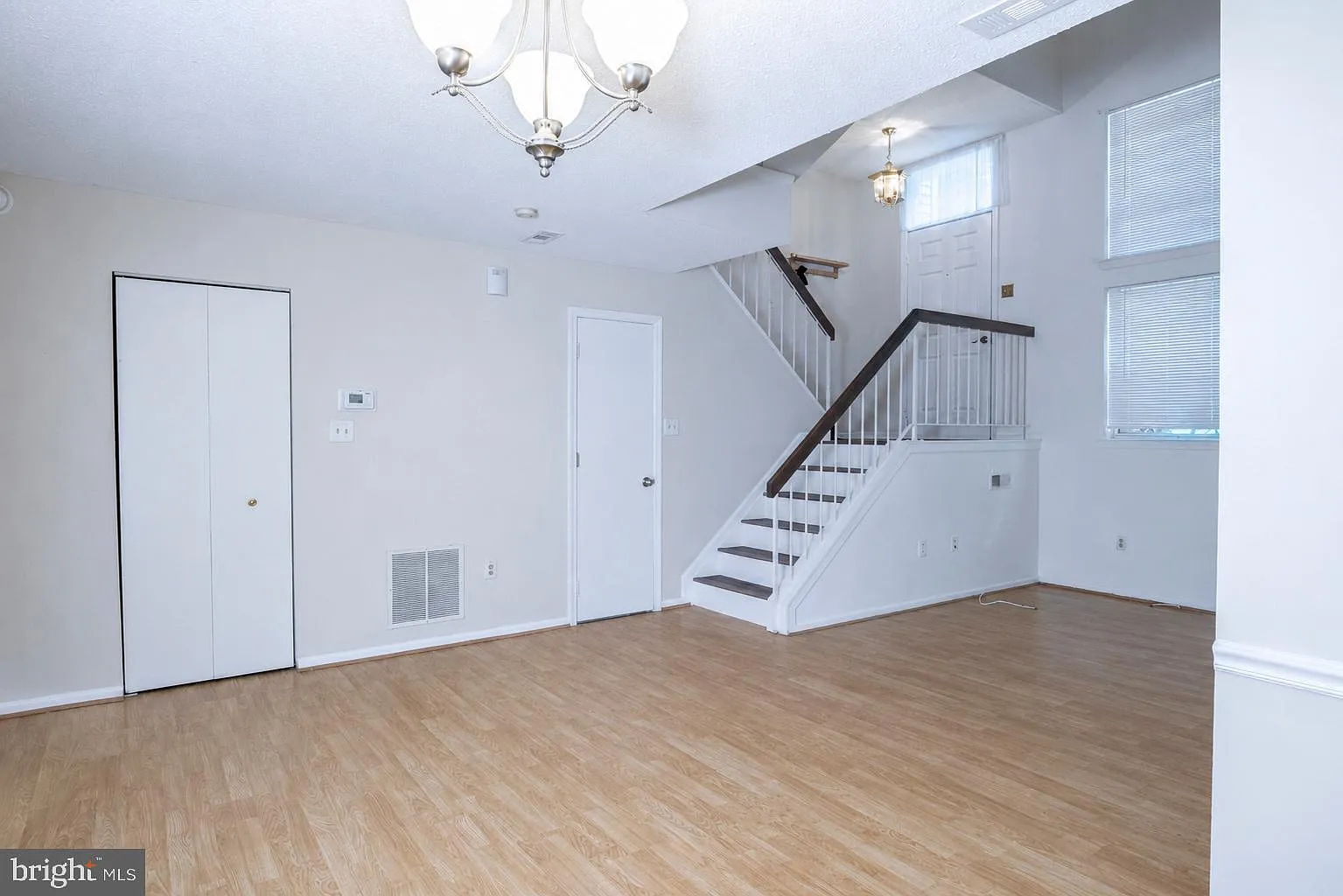 4 bed, 3.5 bath, 1702 sqft, $2,800 — Photo 4