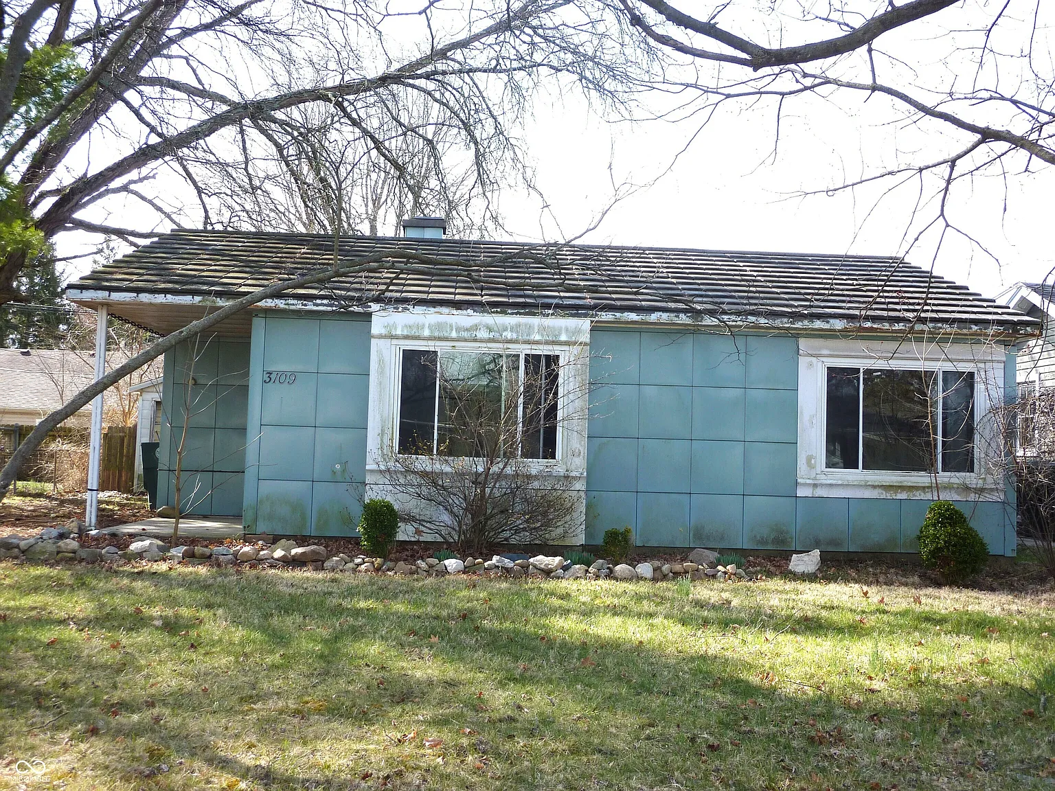 3109 W Devon Rd photo 1