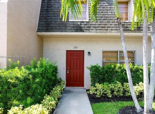 1325 Partridge Close, Pompano Beach, FL 33064