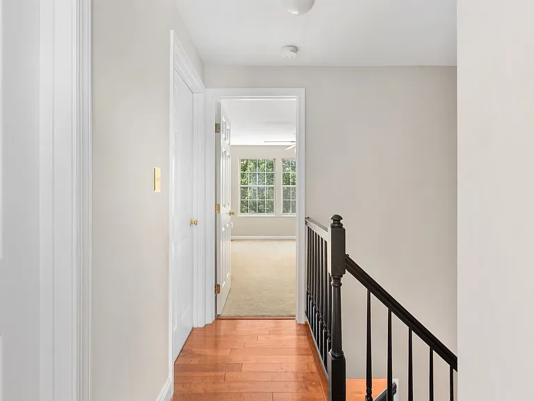 12894 Effingham Ct — Photo 28