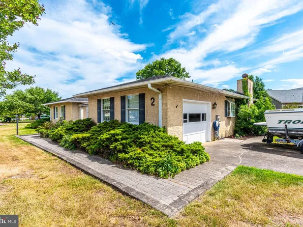 2 Heron Isle Ct, Ocean Pines, MD 21811