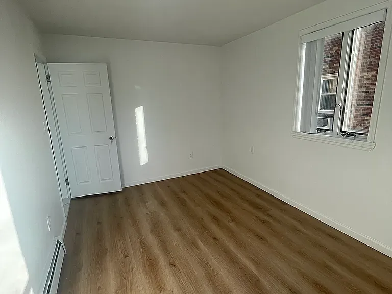 2163 E 17th St #2 — Photo 14