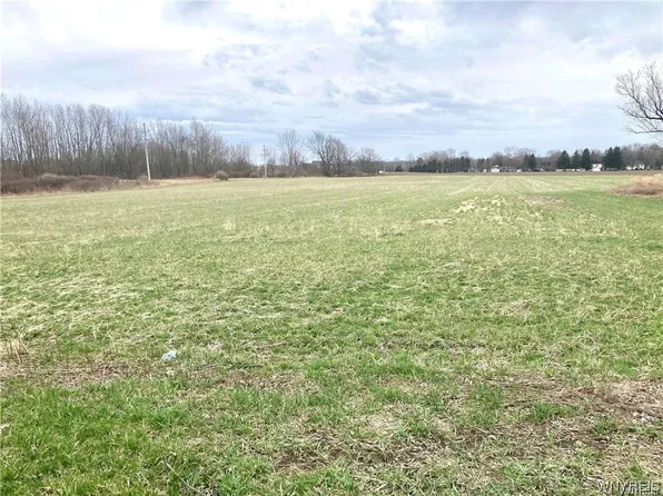 12319 Broadway St #18, Alden, NY 14004