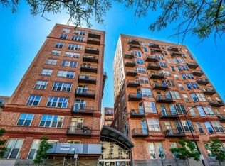 500 S Clinton St APT 403, Chicago, IL 60607