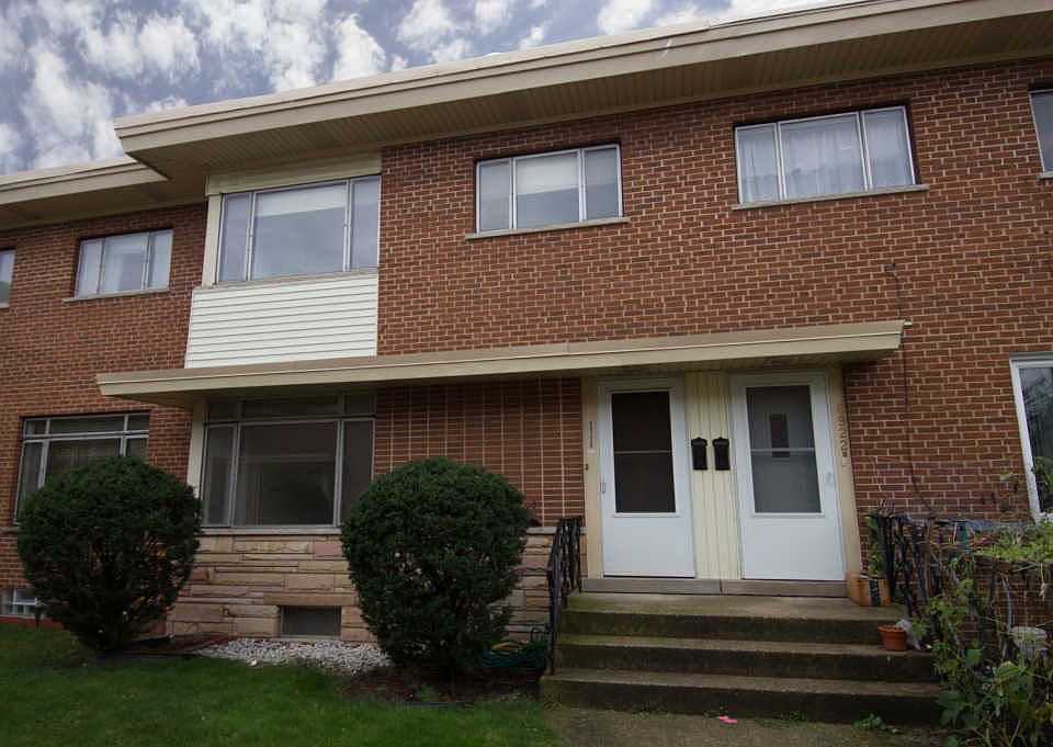 1st image of 8922 La Crosse Ave #C