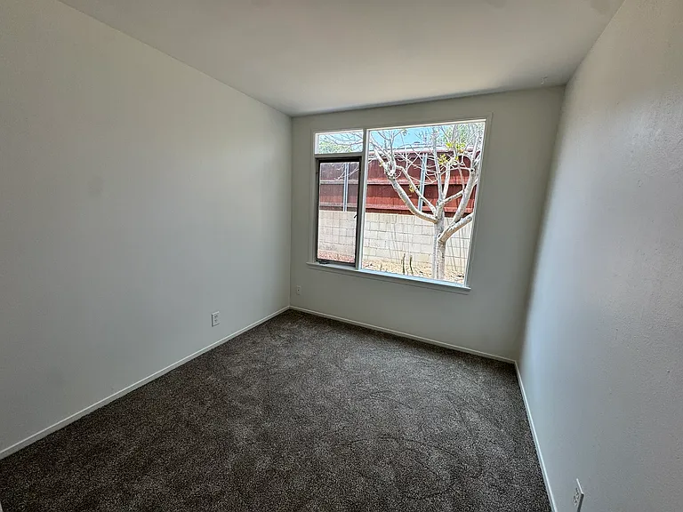 2441 Helena St — Photo 20