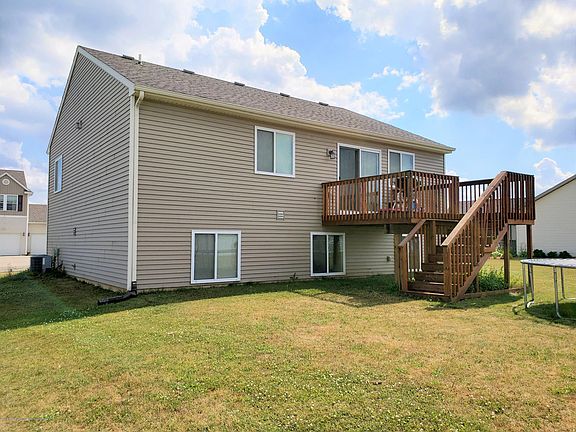 4th image of 82 Lake Ridge Dr