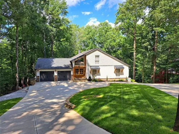 3960 Oak Harbour Dr, Gainesville, GA 30506