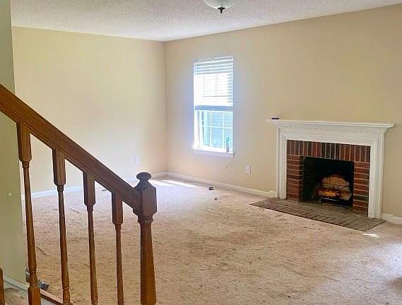 3rd image of 2912 Walsingham Ct