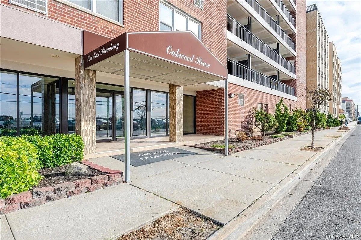 1 bed, 1.0 bath, $2,850 — Photo 1