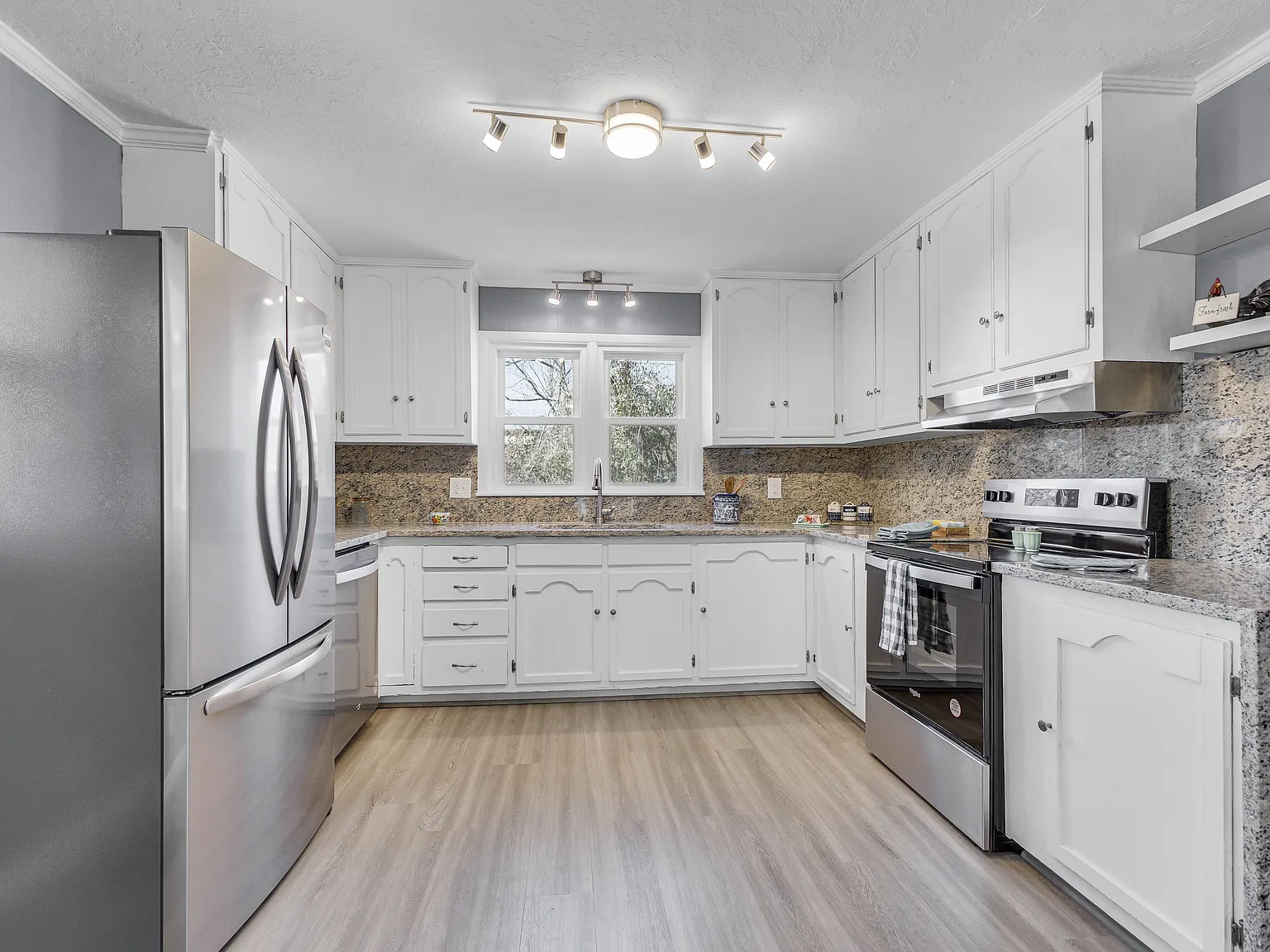 4 bed, 1716 sqft, $1,790 — Photo 3