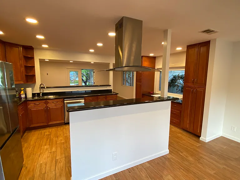 416 Emerson St — Photo 3