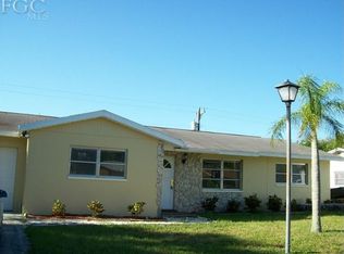 923 Jasmine St, North Fort Myers, FL 33903
