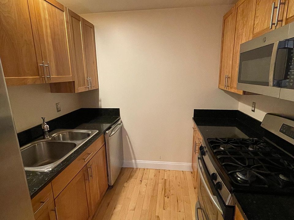 1st image of 110 Cypress St Unit 302