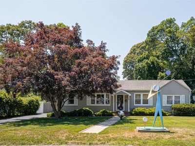 84 Country Club Road, Bellport, NY, 11713