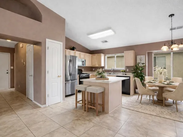 7701 Kentwood Ave NW, Albuquerque, NM 87114