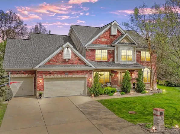 124 Elderberry Ln, Grover, MO 63040