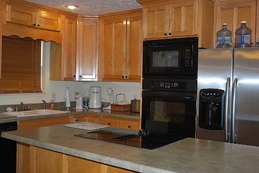 4th image of 604 Preston Ln
