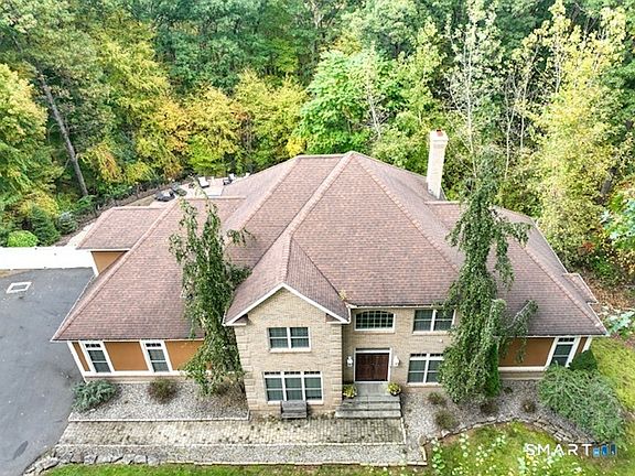 3rd image of 4 Southdown Drive