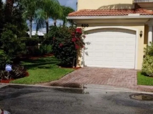 620 Marbella Ln, North Palm Beach, FL 33403