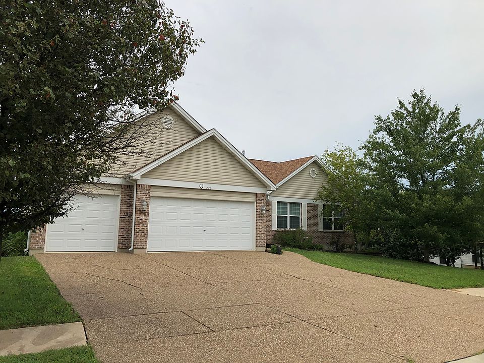 1st image of 228 Huntsdale Dr