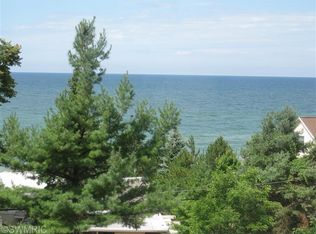 18000 N Shore Rd, Spring Lake, MI 49456
