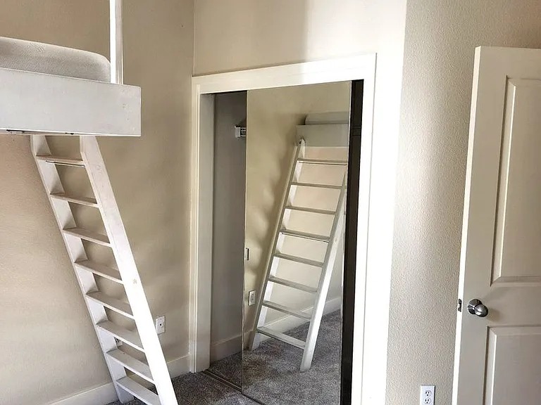 338 City Center Dr — Photo 11