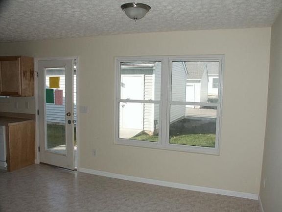 3rd image of 1751 Meadowlawn Dr