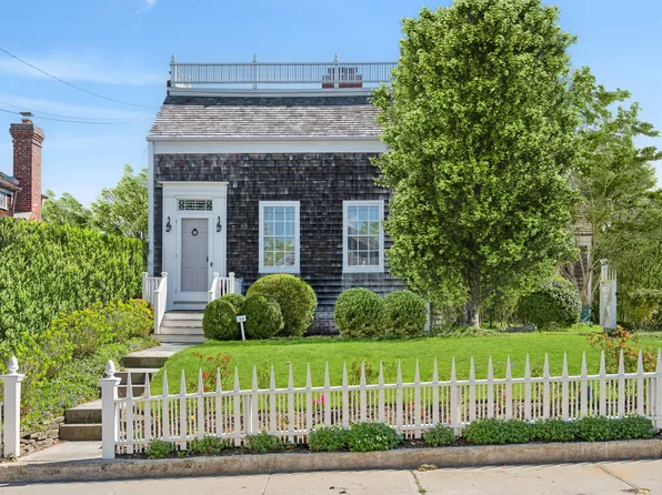 34 Howard St, Sag Harbor, NY 11963
