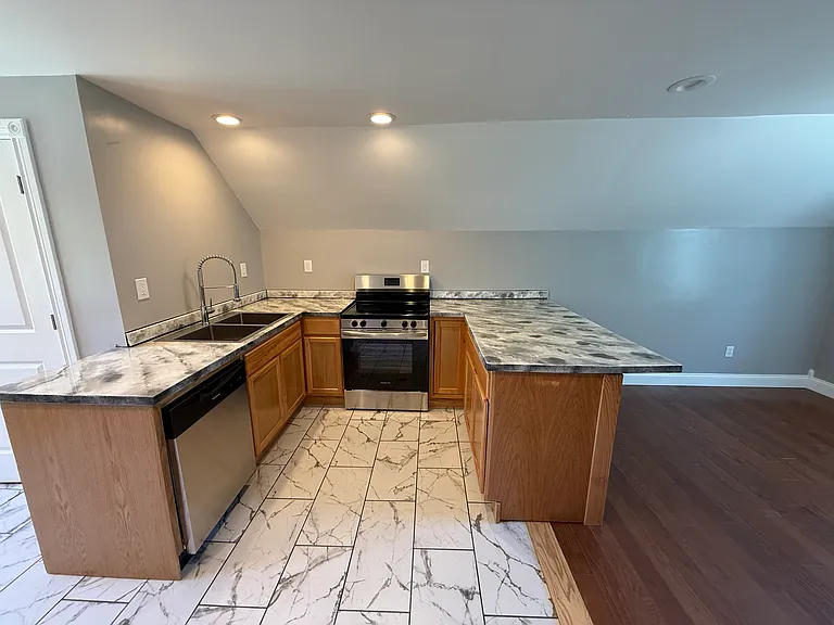112 Old Glenwood Rd #1 — Photo 10
