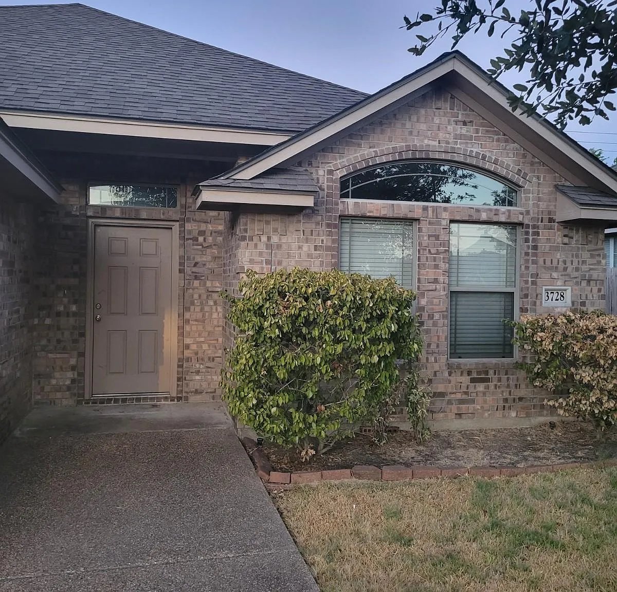 3 bed, 1568 sqft, $1,900 — Photo 2