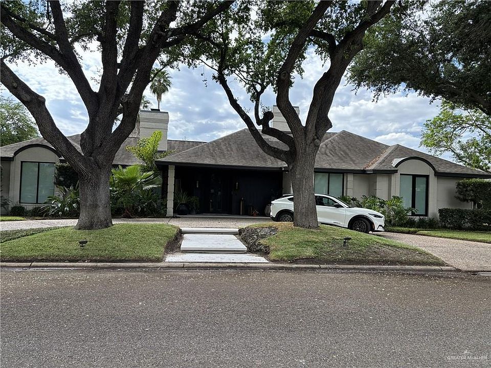 1st image of 2300 SW Greenbriar Sq