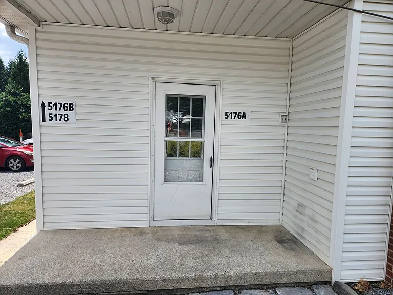 5176-5178 Greenvillage Rd — Photo 1