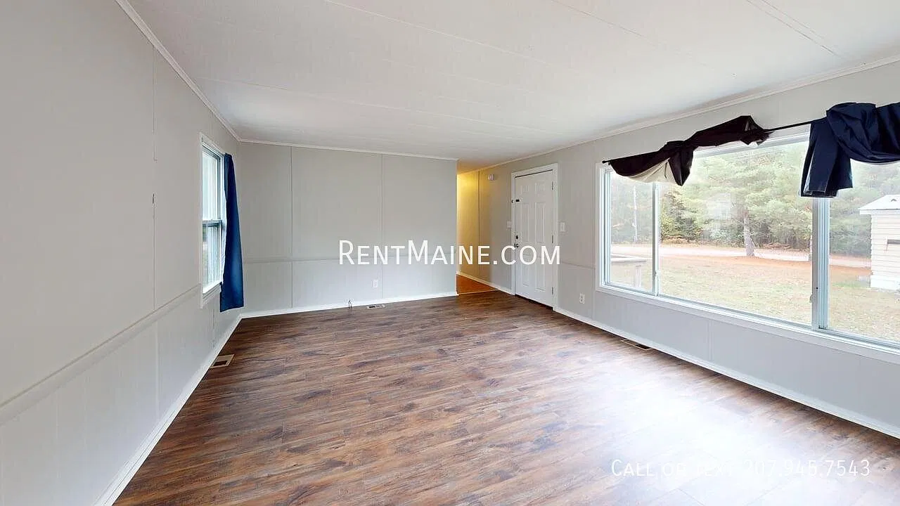 3 bed, 1003 sqft, $1,300 — Photo 3